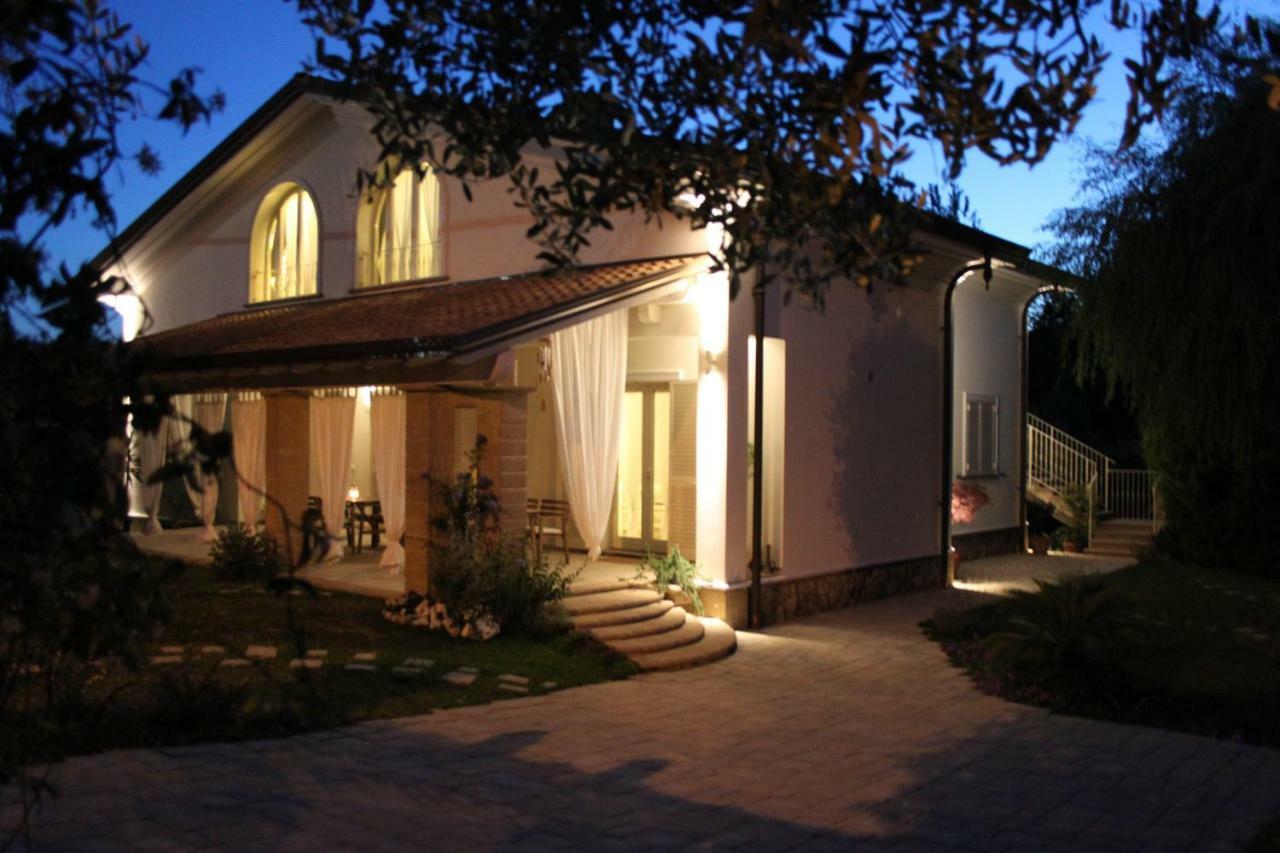 Villa I Salici Marina di Massa Exterior foto
